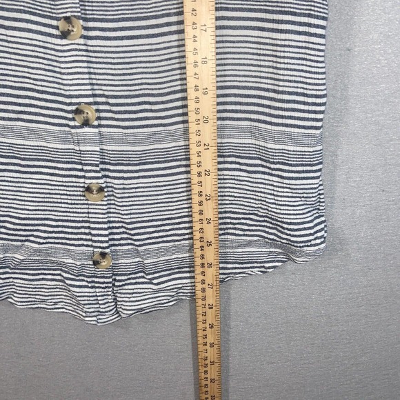 Torrid Top Womens 2 Gray White Striped Cap Sleeve V Neck Stretch Casual Buttons - Picture 5 of 14